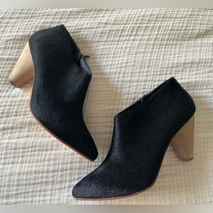 Huma Blanco size 37 (6.5) calfskin fur booties